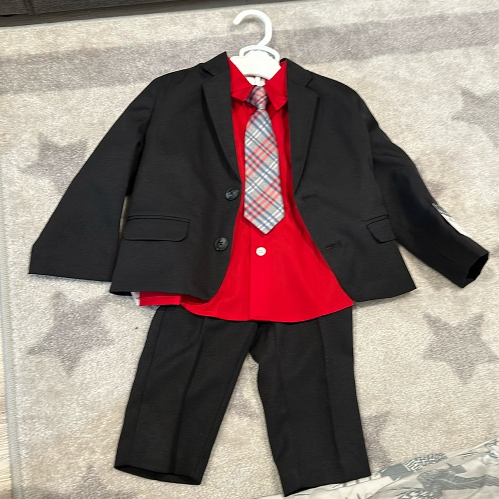 Toddler 2T 4 pc suit black and red